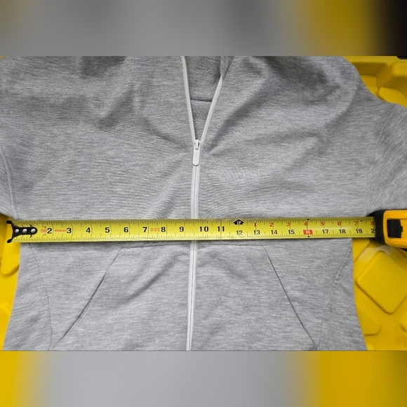 lululemon Wome's Hoodie -Size 4 - Picture 4 of 7